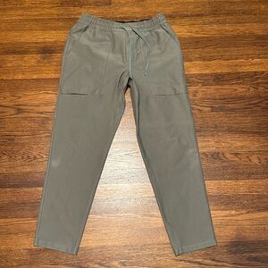 Lululemon pull on pant